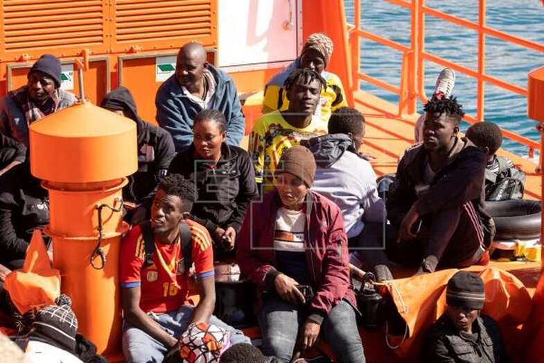 La Salvamar Macondo ha socorrido este jueves a 40 inmigrantes / EFE Quique Curbelo